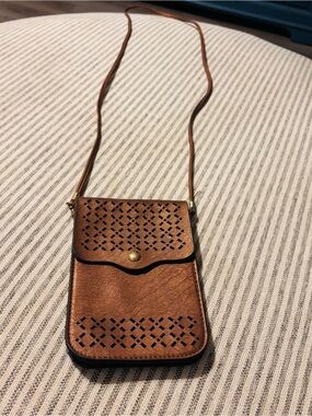 Women's Brown Crossbody Phone Pouch - Brown Leather Look